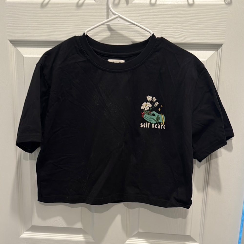 Black Graphic Women's cropped T-Shirt